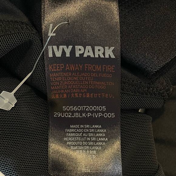 IVY PARK NWOT COLOR BLOCK LOGO BLACK MESH LINED SPORTS BRA LARGE - Picture 8 of 11